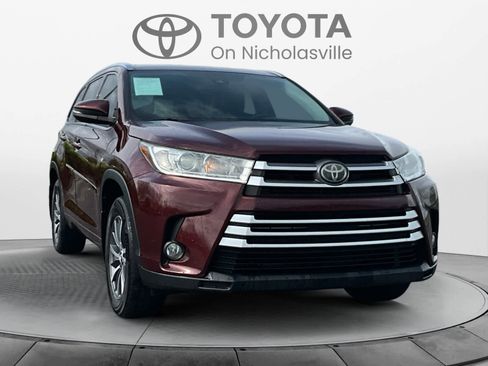Used 2018 Toyota Highlander XLE w/ Protection Package #3 image 8
