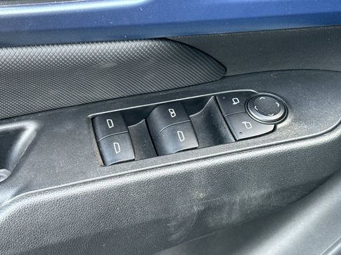 Used 2025 Chevrolet Equinox EV LT w/ Convenience Package image 13