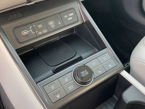 Used 2024 Hyundai Kona Limited FWD image 30