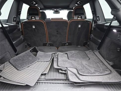 Used 2024 Volvo XC90 B6 Plus w/ Protection Package Premier image 31