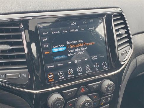 Used 2019 Jeep Grand Cherokee Altitude image 23