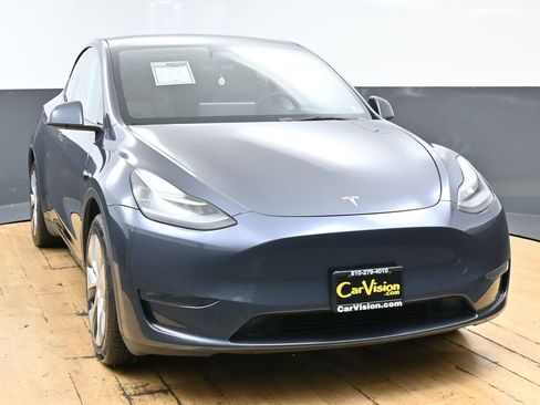 Used 2023 Tesla Model Y Long Range AWD/4WD image 3