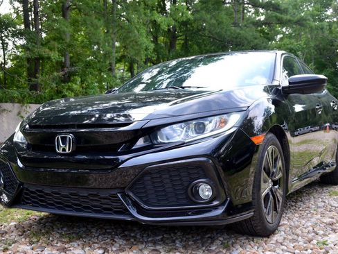 Used 2017 Honda Civic EX image 2