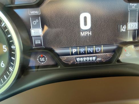 Used 2019 RAM 1500 Laramie AWD/4WD image 23
