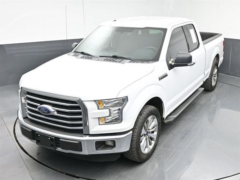 Used 2015 Ford F150 XLT w/ Equipment Group 301A Mid image 18