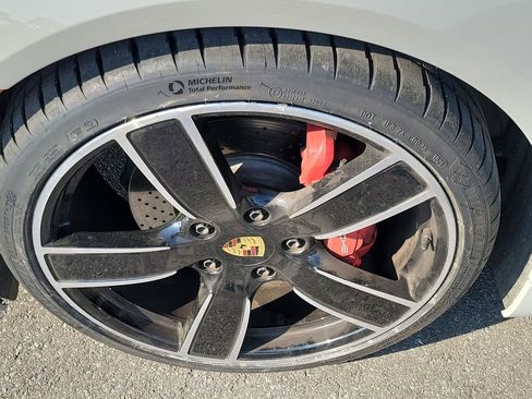 Used 2024 Porsche 718 Cayman S RWD image 9