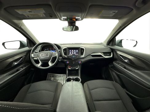 Used 2024 GMC Terrain SLE w/ Driver Convenience Package image 18