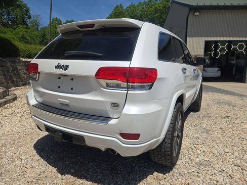 Used 2017 Jeep Grand Cherokee Overland AWD/4WD image 8