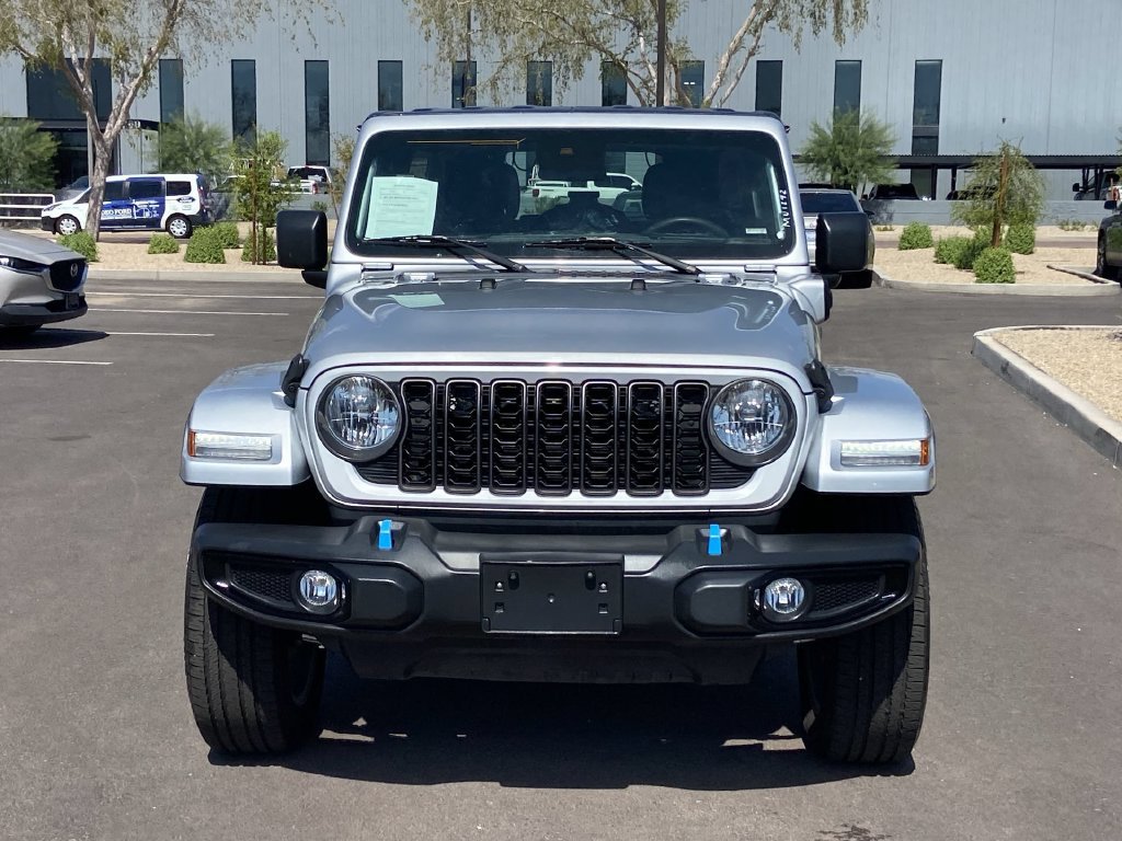 Used 2024 Jeep Wrangler Unlimited AWD/4WD image 3