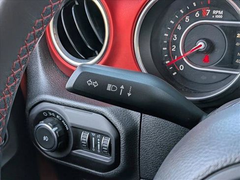 Used 2018 Jeep Wrangler Unlimited Rubicon w/ Safety Group AWD/4WD image 15
