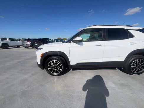 Used 2025 Chevrolet TrailBlazer LT image 8