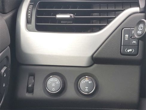 Used 2019 GMC Yukon SLE w/ SLE Value Package image 20