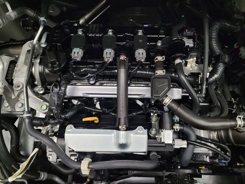 Used 2025 Nissan Versa S w/ Trunk Package FWD image 30