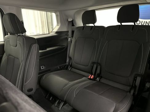 Used 2022 Jeep Grand Cherokee L Laredo w/ Luxury Tech Group I AWD/4WD image 27