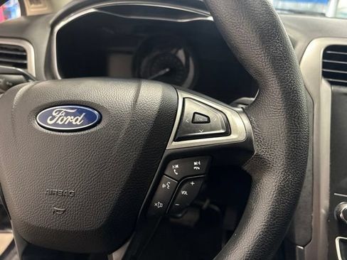 Used 2020 Ford Fusion SE FWD image 17