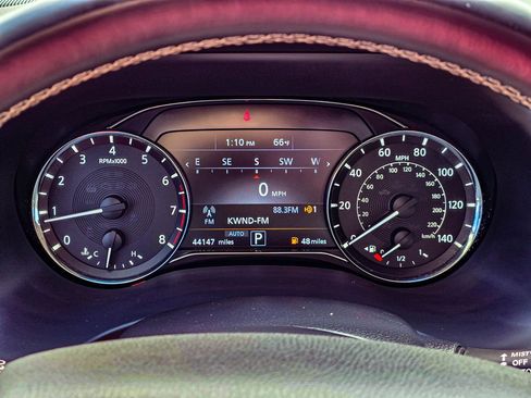 Used 2023 INFINITI QX80 Premium Select w/ All-Season Package image 30