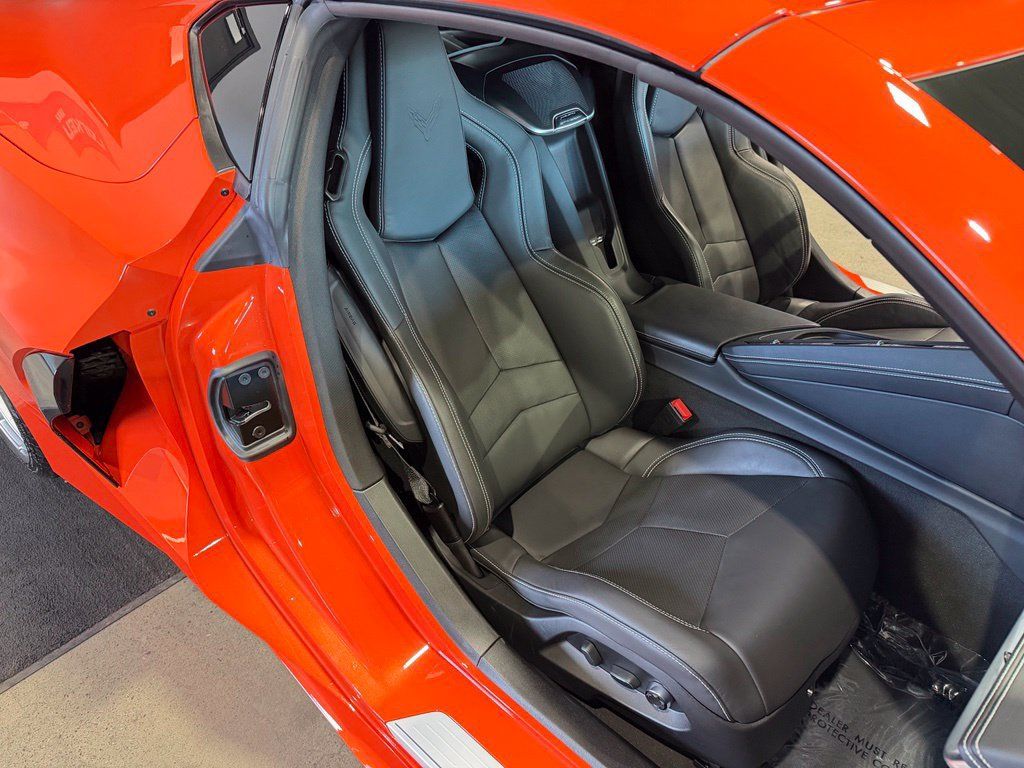 Used 2021 Chevrolet Corvette Stingray Preferred Cpe w/ Battery Protection Package RWD image 17