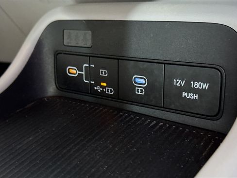 Used 2024 Hyundai Kona SEL FWD image 41