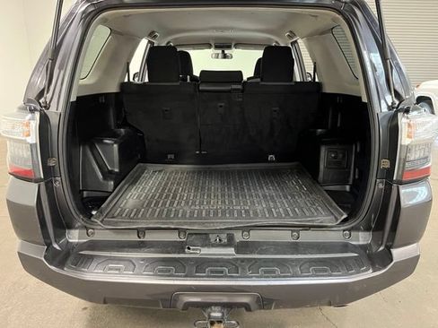 Used 2018 Toyota 4Runner SR5 AWD/4WD image 16