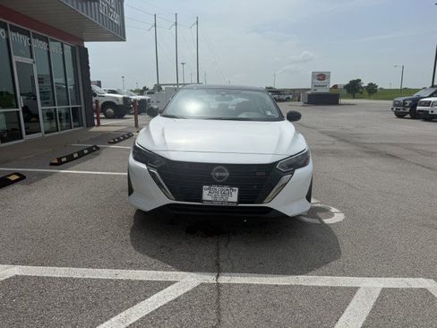 Used 2025 Nissan Sentra SR image 10