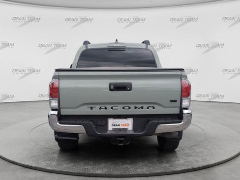 Used 2022 Toyota Tacoma TRD Off-Road AWD/4WD image 6