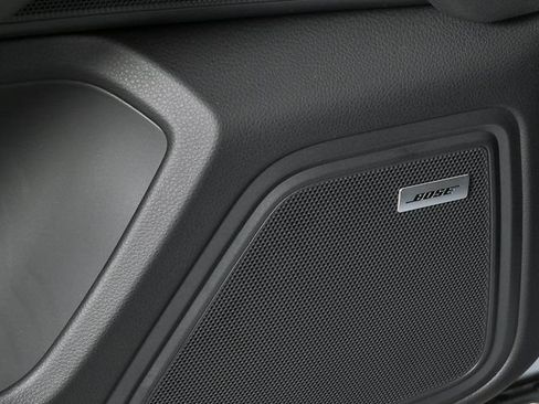 Used 2026 Porsche Macan AWD/4WD image 7