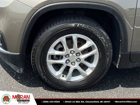 Used 2020 Chevrolet Traverse LT FWD image 9