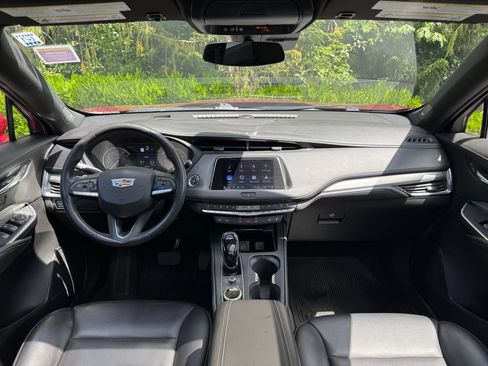 Used 2020 Cadillac XT4 Premium Luxury AWD/4WD image 5