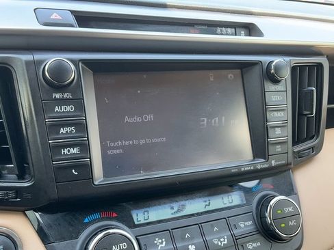 Used 2018 Toyota RAV4 Limited FWD image 7
