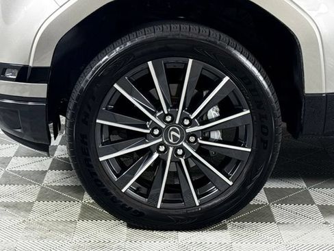 Used 2025 Lexus GX 550 w/ Accessory Package (2T) AWD/4WD image 13
