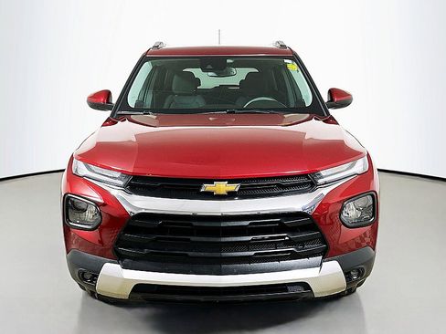 Used 2023 Chevrolet TrailBlazer LT w/ Convenience Package FWD image 2