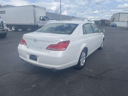 Used 2005 Toyota Avalon XLS FWD image 8
