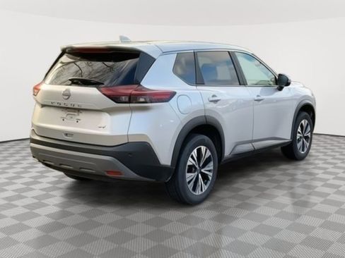 Used 2023 Nissan Rogue SV image 5