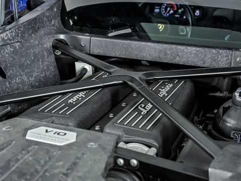 Used 2015 Lamborghini Huracan LP 610-4 AWD/4WD image 14