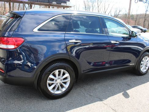 Used 2018 Kia Sorento LX image 7