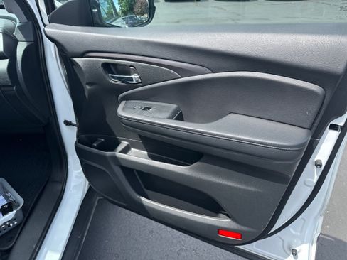 Used 2021 Honda Pilot Black Edition image 22