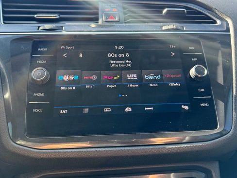 Used 2018 Volkswagen Tiguan SEL Premium w/ 3rd Row Seat Package AWD/4WD image 20