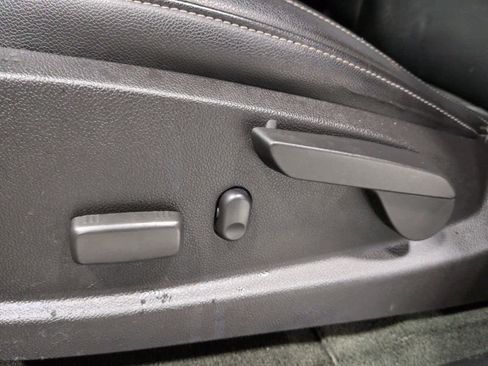 Used 2017 Chevrolet Colorado ZR2 w/ LPO, Premium Interior Package image 10