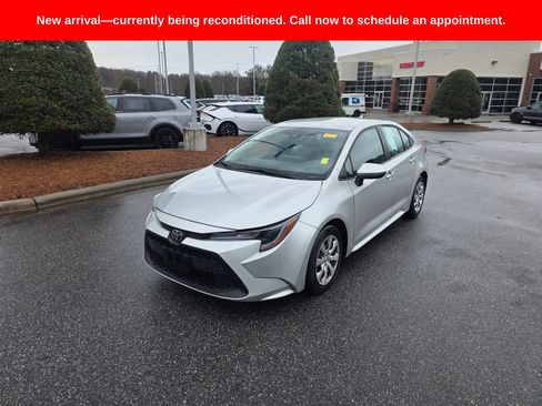 Used 2022 Toyota Corolla LE image 1