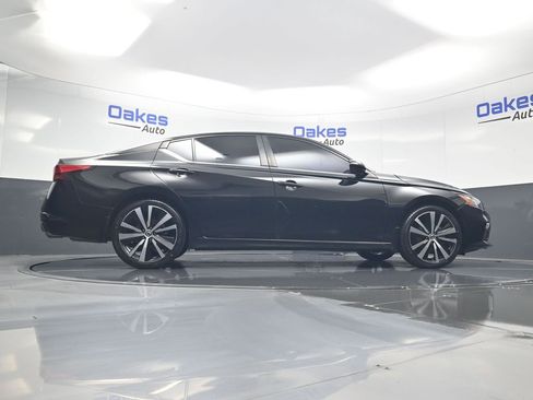 Used 2022 Nissan Altima 2.5 SR FWD image 43