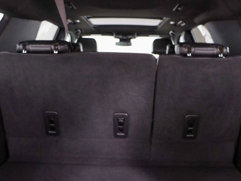 Used 2023 GMC Yukon XL Denali AWD/4WD image 34