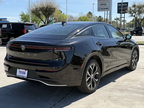 Used 2025 Toyota Crown image 5