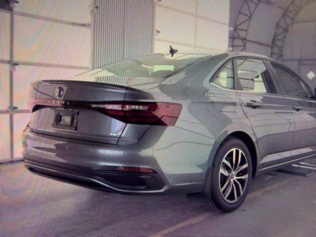 Used 2025 Volkswagen Jetta SE FWD image 7