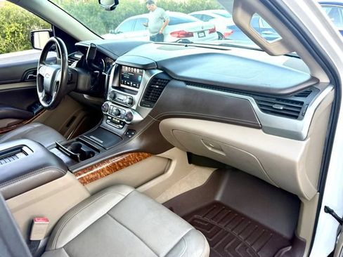 Used 2016 Chevrolet Suburban LTZ RWD image 12