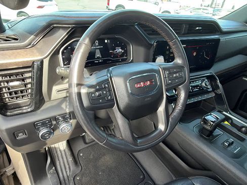 Used 2023 GMC Sierra 1500 AT4 image 12