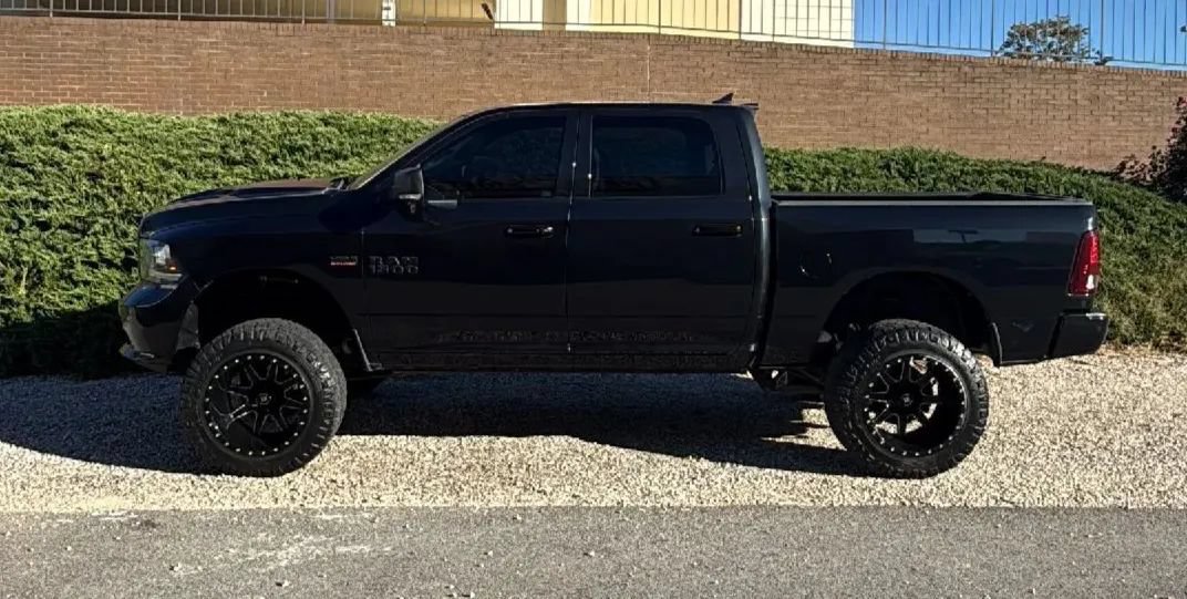 Used 2017 RAM 1500 Sport w/ Black Ram 1500 Sport Group AWD/4WD image 4