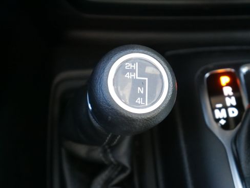 Used 2024 Jeep Wrangler Unlimited Sport AWD/4WD image 22