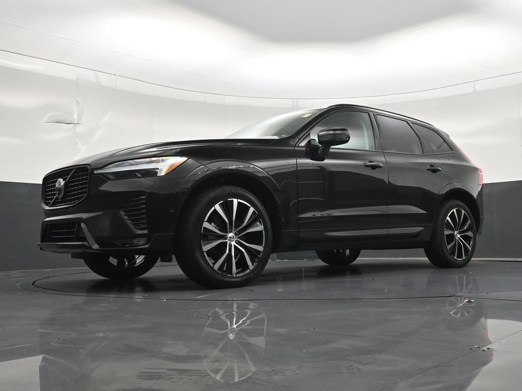 Certified 2024 Volvo XC60 B5 Plus w/ Protection Package Premier AWD/4WD image 25