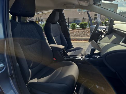 Used 2022 Toyota Corolla LE w/ LE Convenience Package image 10