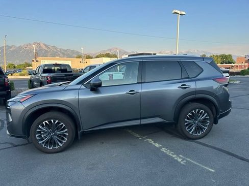 Used 2025 Nissan Rogue SL w/ Tech Package AWD/4WD image 7